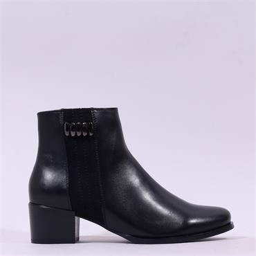 Regarde Le Ciel Jolene Side Panel Studs - Black Leather